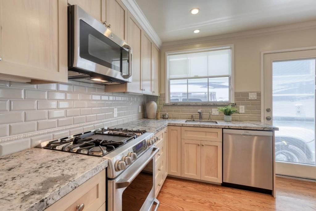 Image 10 of property listing at 418 Fairway Drive, South San Francisco, CA 94080