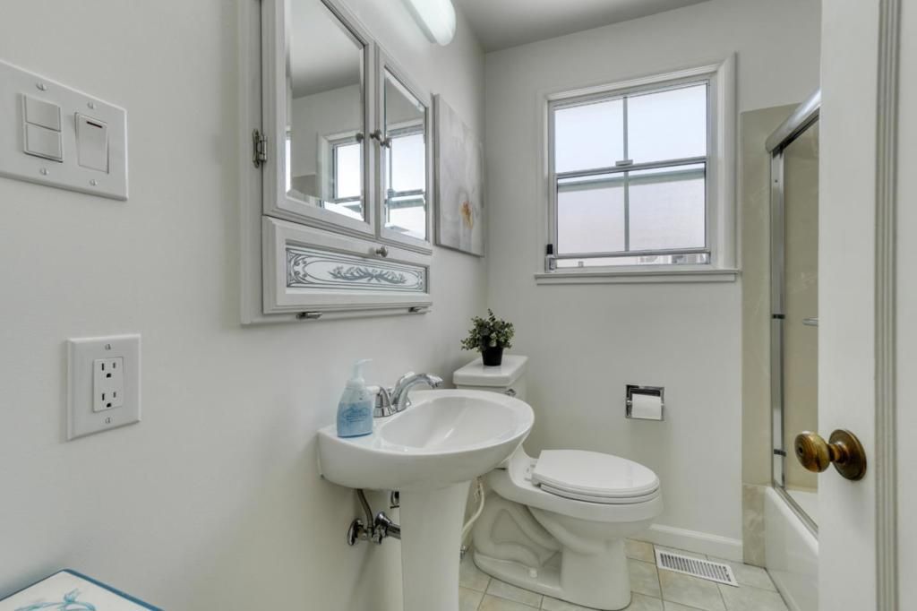 Image 19 of property listing at 418 Fairway Drive, South San Francisco, CA 94080