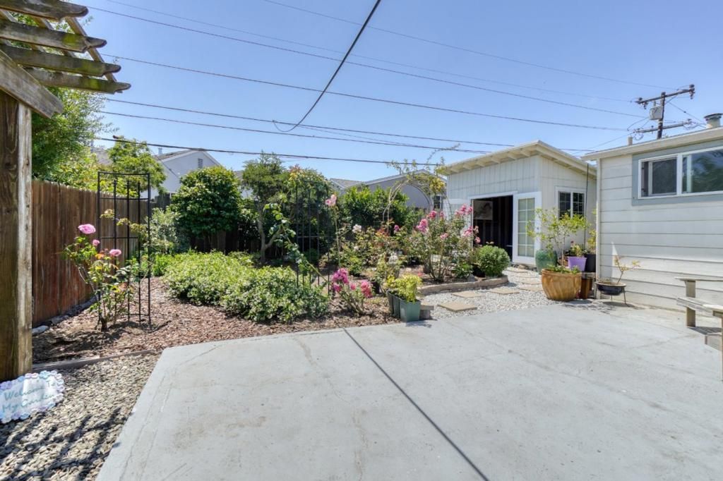 Image 29 of property listing at 418 Fairway Drive, South San Francisco, CA 94080