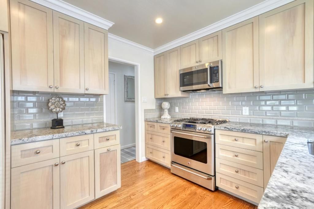 Image 9 of property listing at 418 Fairway Drive, South San Francisco, CA 94080