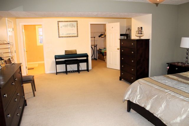 38 Georgetown Drive, Nashua, NH 03062