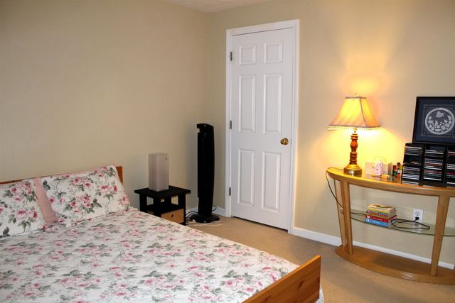 38 Georgetown Drive, Nashua, NH 03062