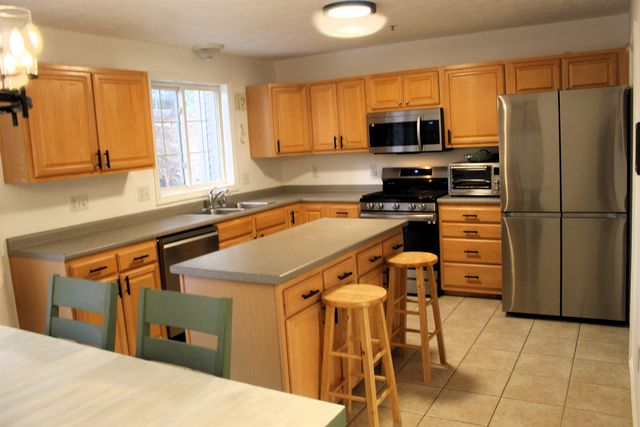 38 Georgetown Drive, Nashua, NH 03062