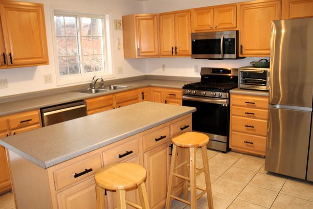 38 Georgetown Drive, Nashua, NH 03062