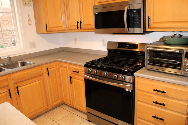 38 Georgetown Drive, Nashua, NH 03062