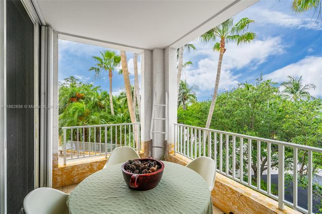 701 Crandon Blvd 302, Key Biscayne, FL 33149