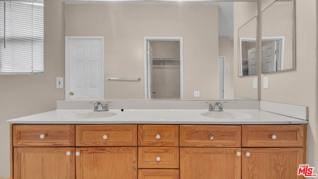 Image 21 of property listing at 31320 Via Pared, Thousand Palms, CA 92276