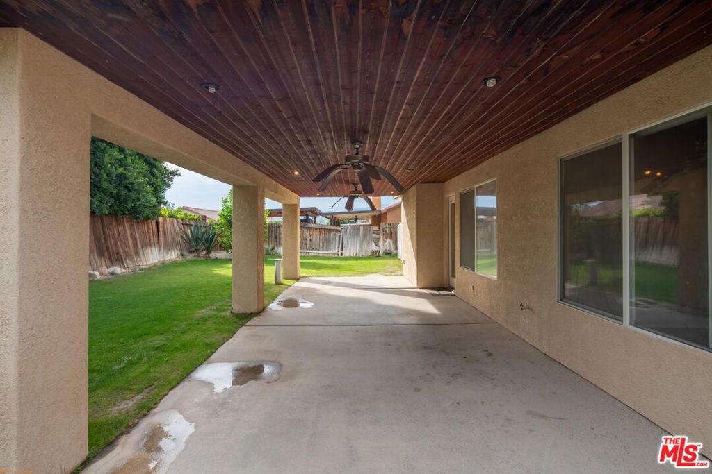 Image 35 of property listing at 31320 Via Pared, Thousand Palms, CA 92276