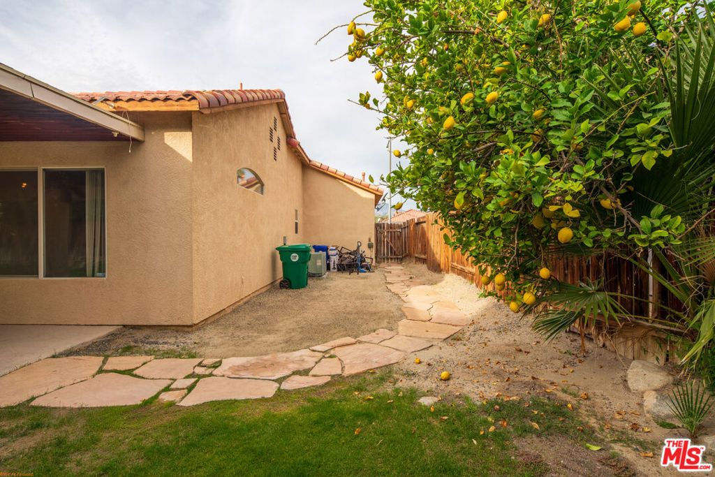 Image 37 of property listing at 31320 Via Pared, Thousand Palms, CA 92276