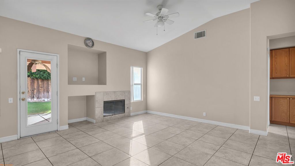 Image 8 of property listing at 31320 Via Pared, Thousand Palms, CA 92276