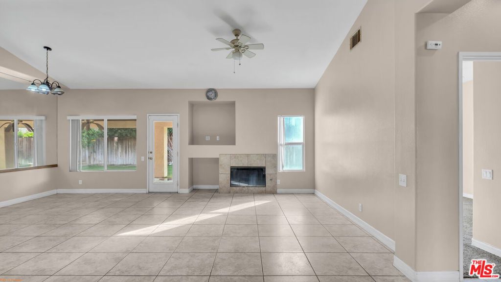 Image 9 of property listing at 31320 Via Pared, Thousand Palms, CA 92276