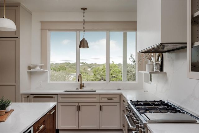 1110 Travis Heights BLVD, Austin, TX 78704