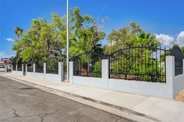 1920 Parkchester Drive, Las Vegas, NV 89108