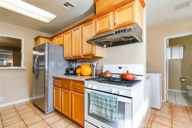 270 E Puente, Covina, CA 91723