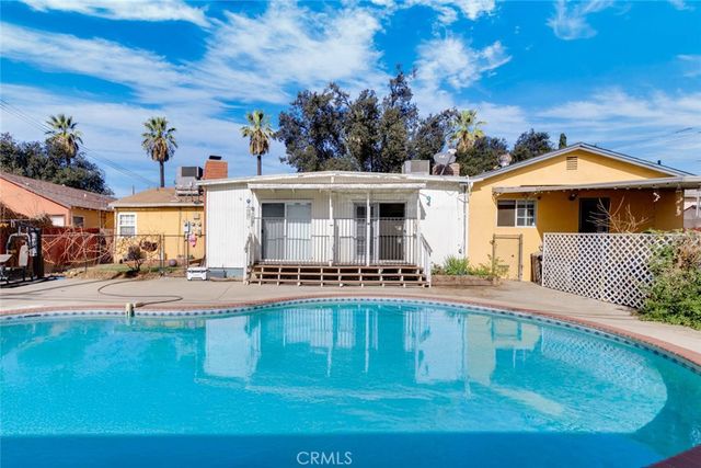 270 E Puente, Covina, CA 91723