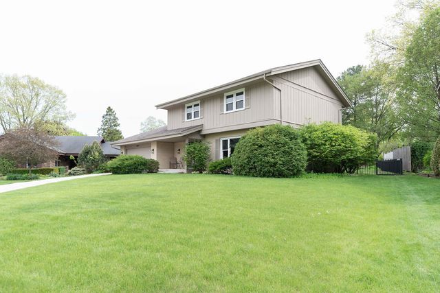 5841 Hoylake Drive, Rockford, IL 61107