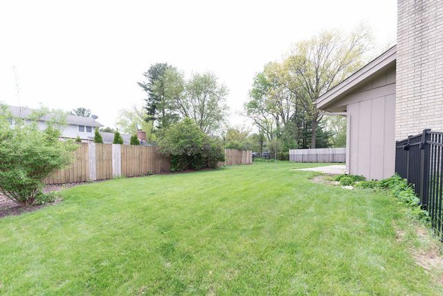 5841 Hoylake Drive, Rockford, IL 61107