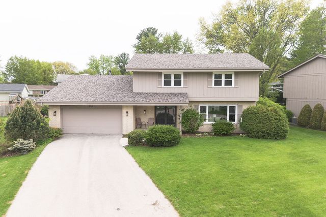 5841 Hoylake Drive, Rockford, IL 61107