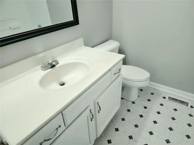 1221 Oak Forest Court SW, Marietta, GA 30008