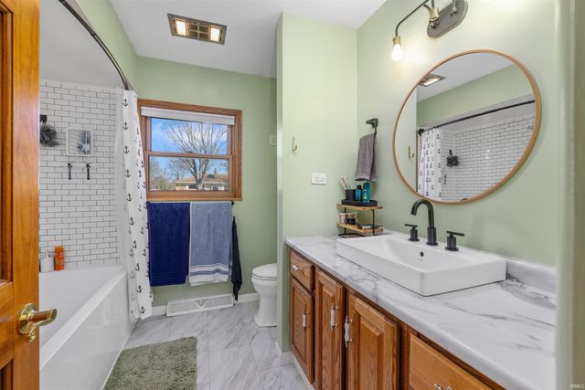 4193 Buesching Drive, Fort Wayne, IN 46815