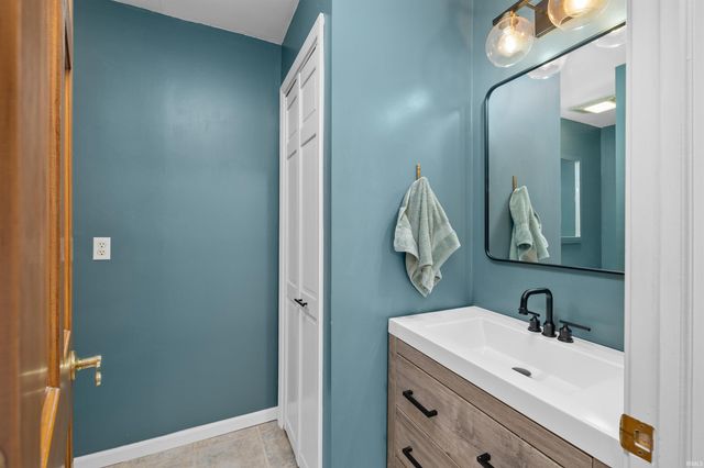 4193 Buesching Drive, Fort Wayne, IN 46815