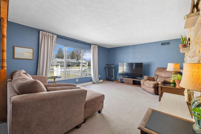 4193 Buesching Drive, Fort Wayne, IN 46815