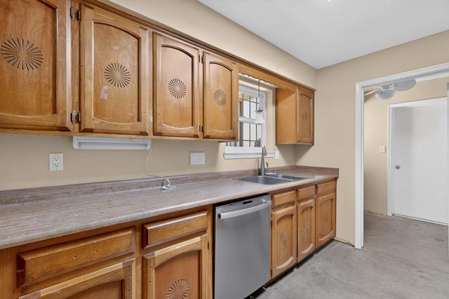 12827 Donette Court NE, Albuquerque, NM 87112