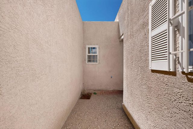 12827 Donette Court NE, Albuquerque, NM 87112