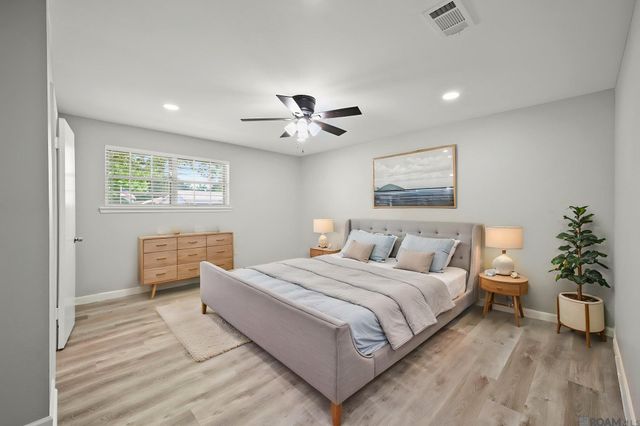 1120 E Sybil St, Gonzales, LA 70737