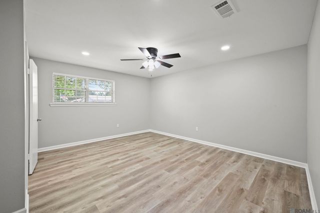 1120 E Sybil St, Gonzales, LA 70737