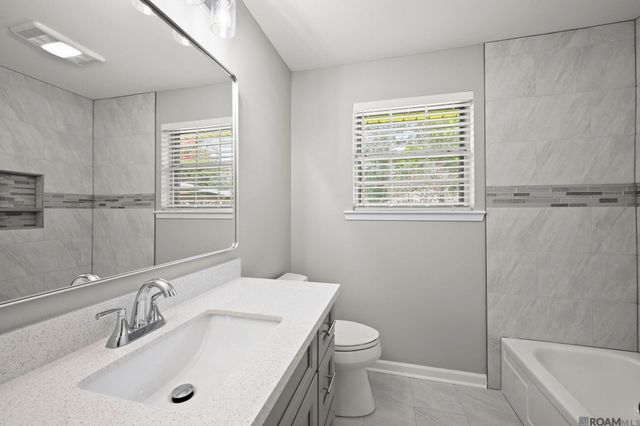 1120 E Sybil St, Gonzales, LA 70737