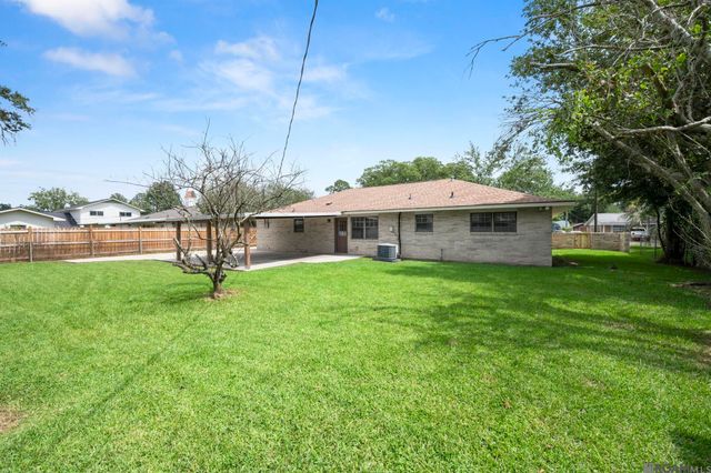 1120 E Sybil St, Gonzales, LA 70737