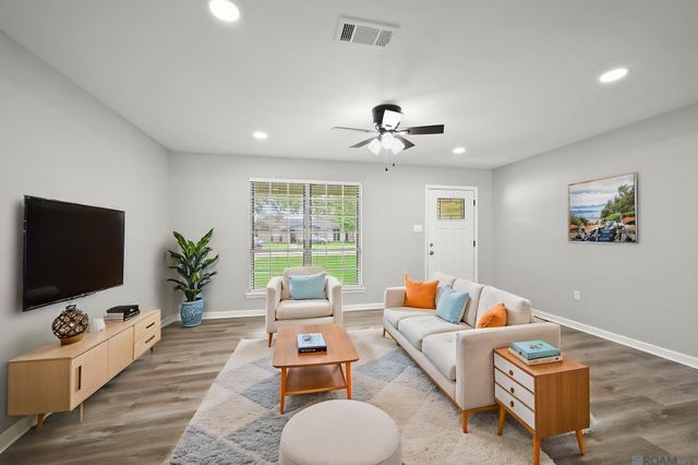 1120 E Sybil St, Gonzales, LA 70737