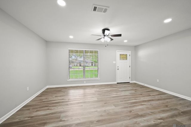 1120 E Sybil St, Gonzales, LA 70737