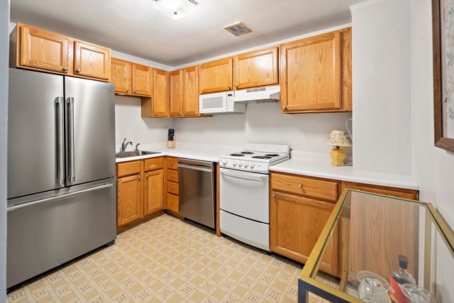 144 Marlborough 5, Boston, MA 02116