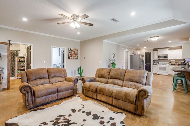 301 Willow Circle, Springtown, TX 76082