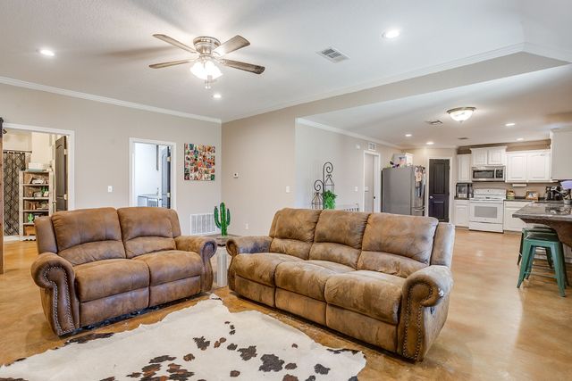 301 Willow Circle, Springtown, TX 76082