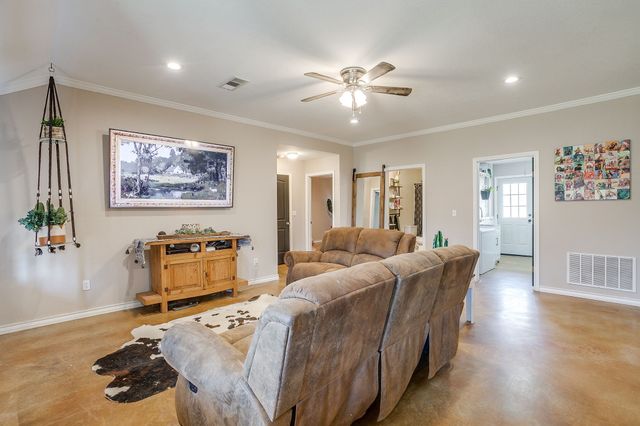 301 Willow Circle, Springtown, TX 76082