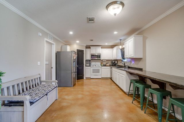 301 Willow Circle, Springtown, TX 76082