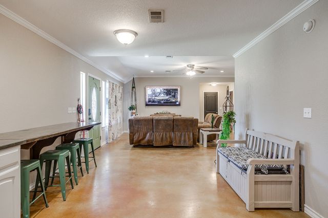 301 Willow Circle, Springtown, TX 76082