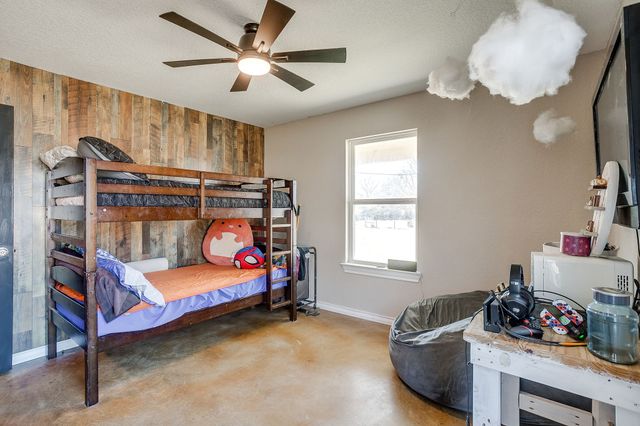 301 Willow Circle, Springtown, TX 76082