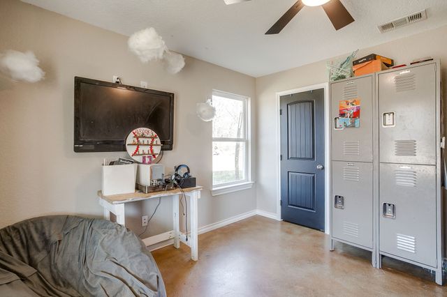 301 Willow Circle, Springtown, TX 76082