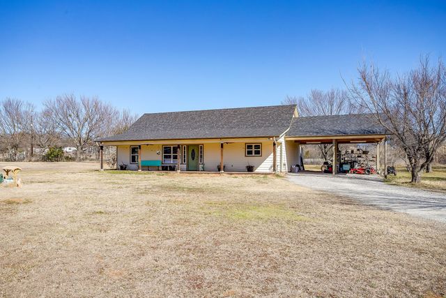 301 Willow Circle, Springtown, TX 76082