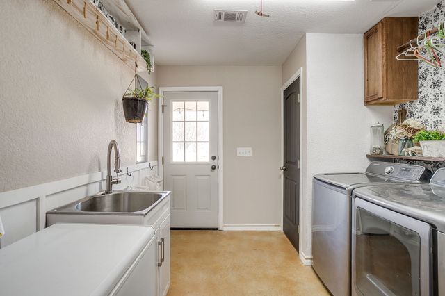 301 Willow Circle, Springtown, TX 76082