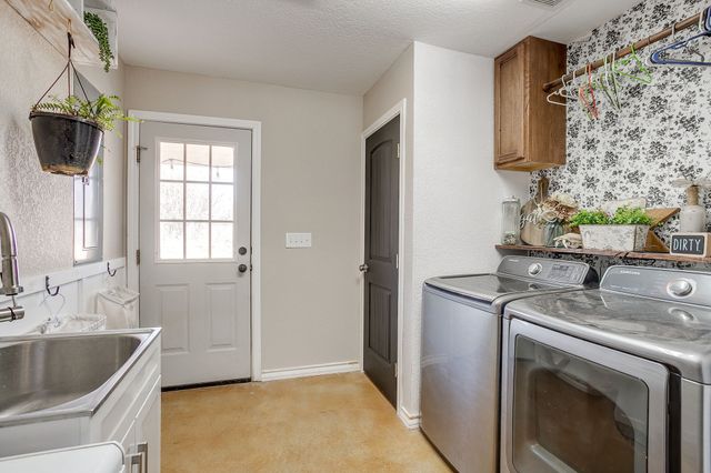 301 Willow Circle, Springtown, TX 76082