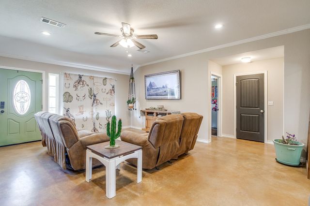 301 Willow Circle, Springtown, TX 76082