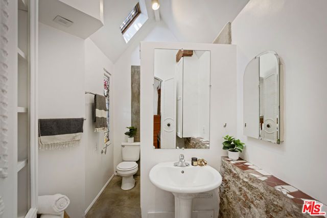 4213 Glenmuir Avenue, Los Angeles, CA 90065