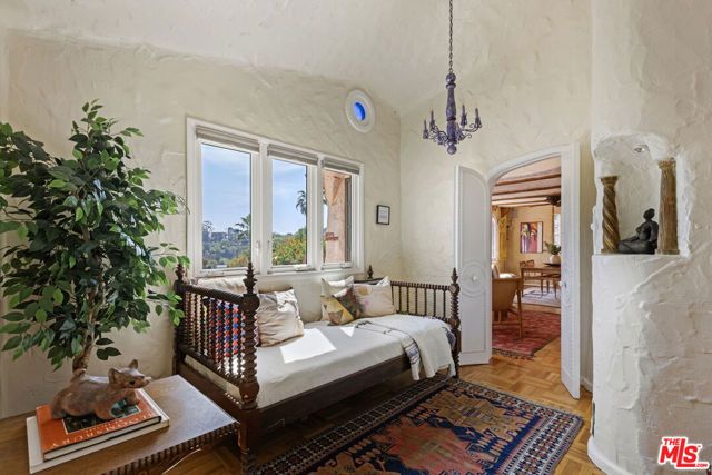 4213 Glenmuir Avenue, Los Angeles, CA 90065