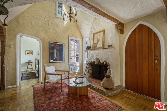 4213 Glenmuir Avenue, Los Angeles, CA 90065