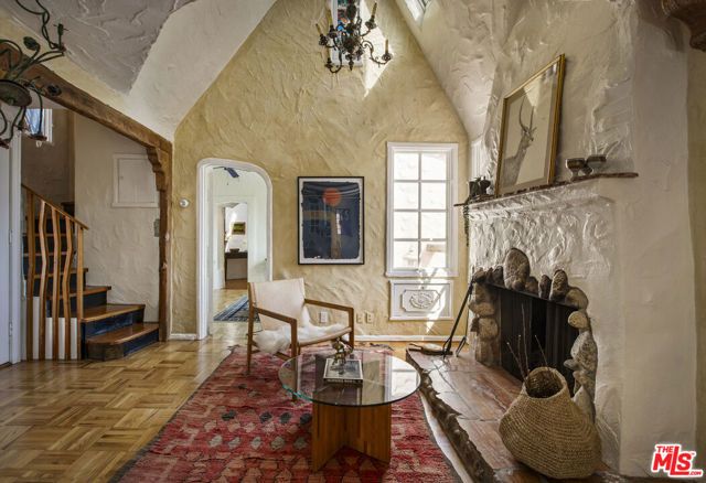 4213 Glenmuir Avenue, Los Angeles, CA 90065